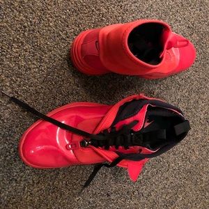 NIKE RED LUNAR SKI HI SNEAKER BOOTS